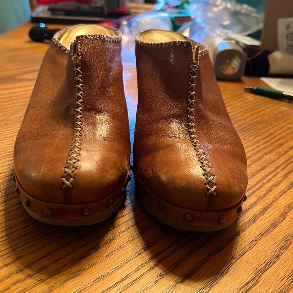 Paul Green Leather Mule Clogs size 61/2